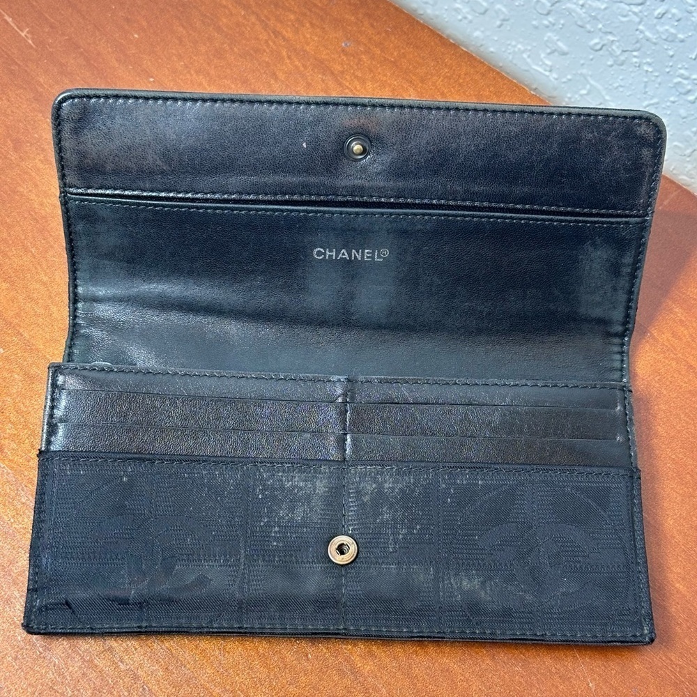 CHANEL Vintage Black Travel Line
Nylon Long Wallet - Picture 5 of 12